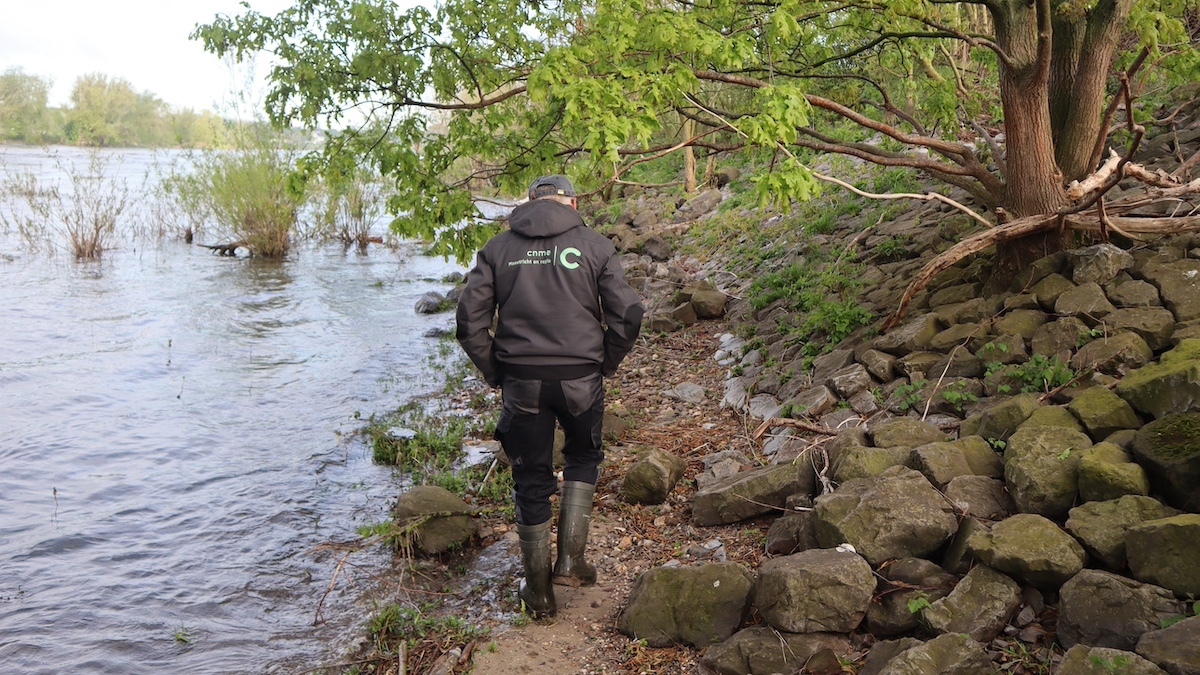 Lutte contre la pollution de la Meuse: un engagement citoyen inédit pour une tâche titanesque